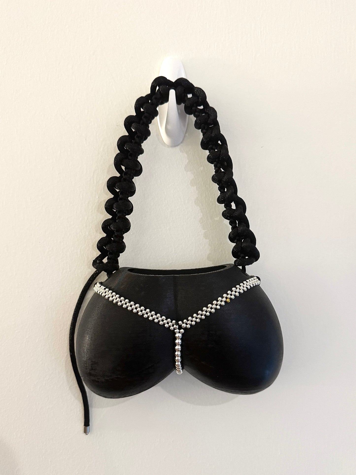 Rich Object No.2– TATIANA