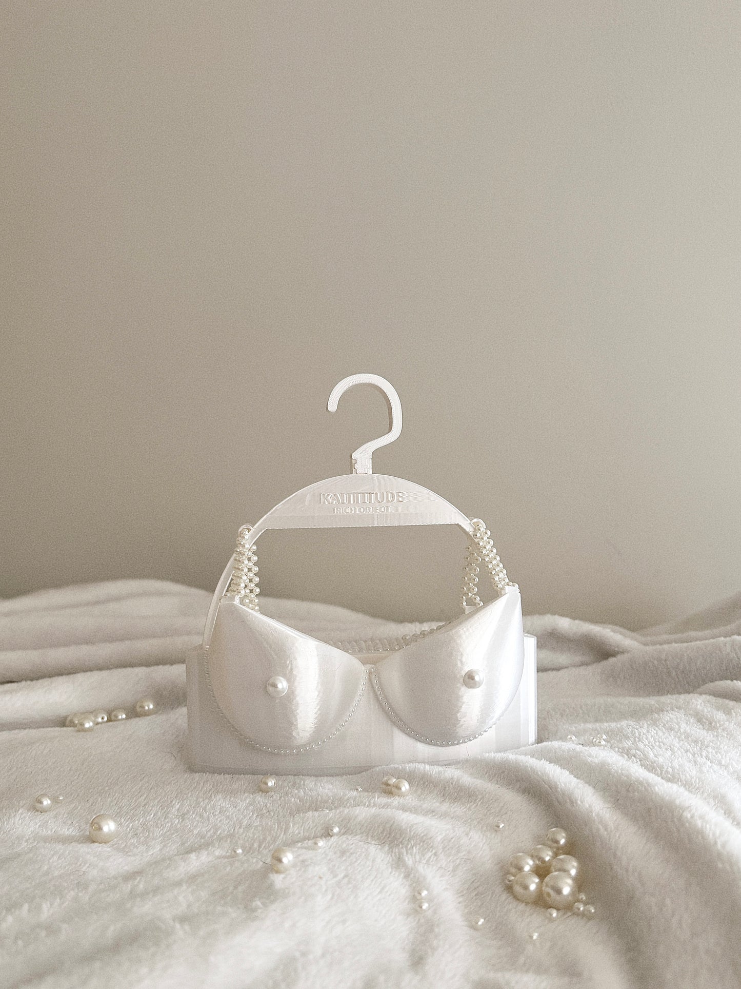 Rich Object No.3 – CATHERINE