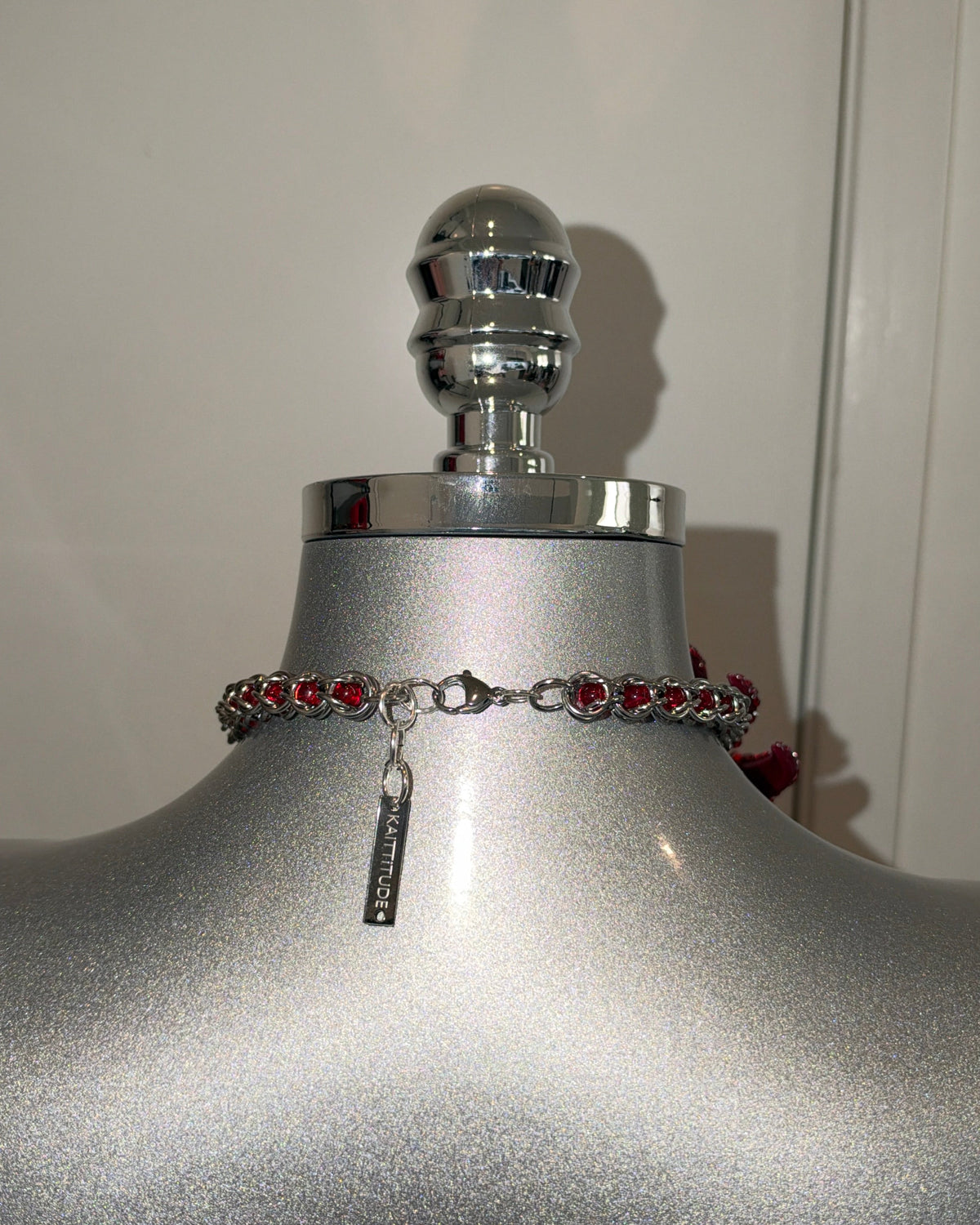 THE VILLAINESS — Red Rhinestone Choker