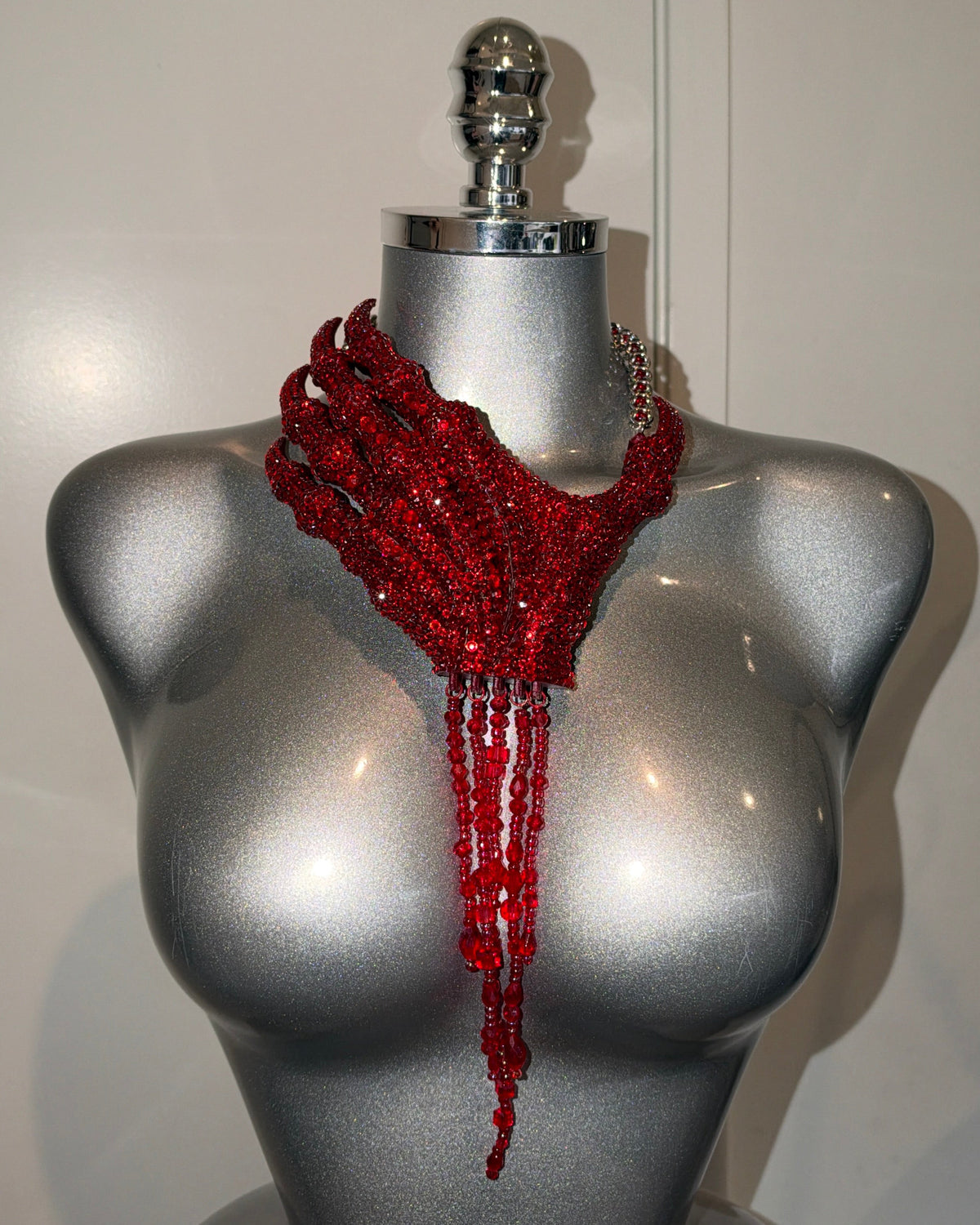 THE VILLAINESS — Red Rhinestone Choker